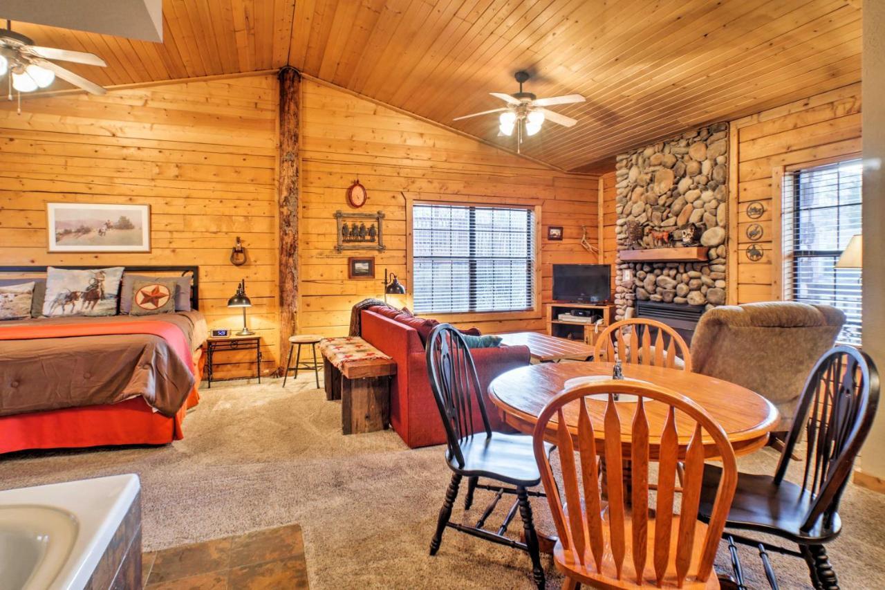 Cabin-Style Studio Right Off The Branson Strip! Apartman Kültér fotó