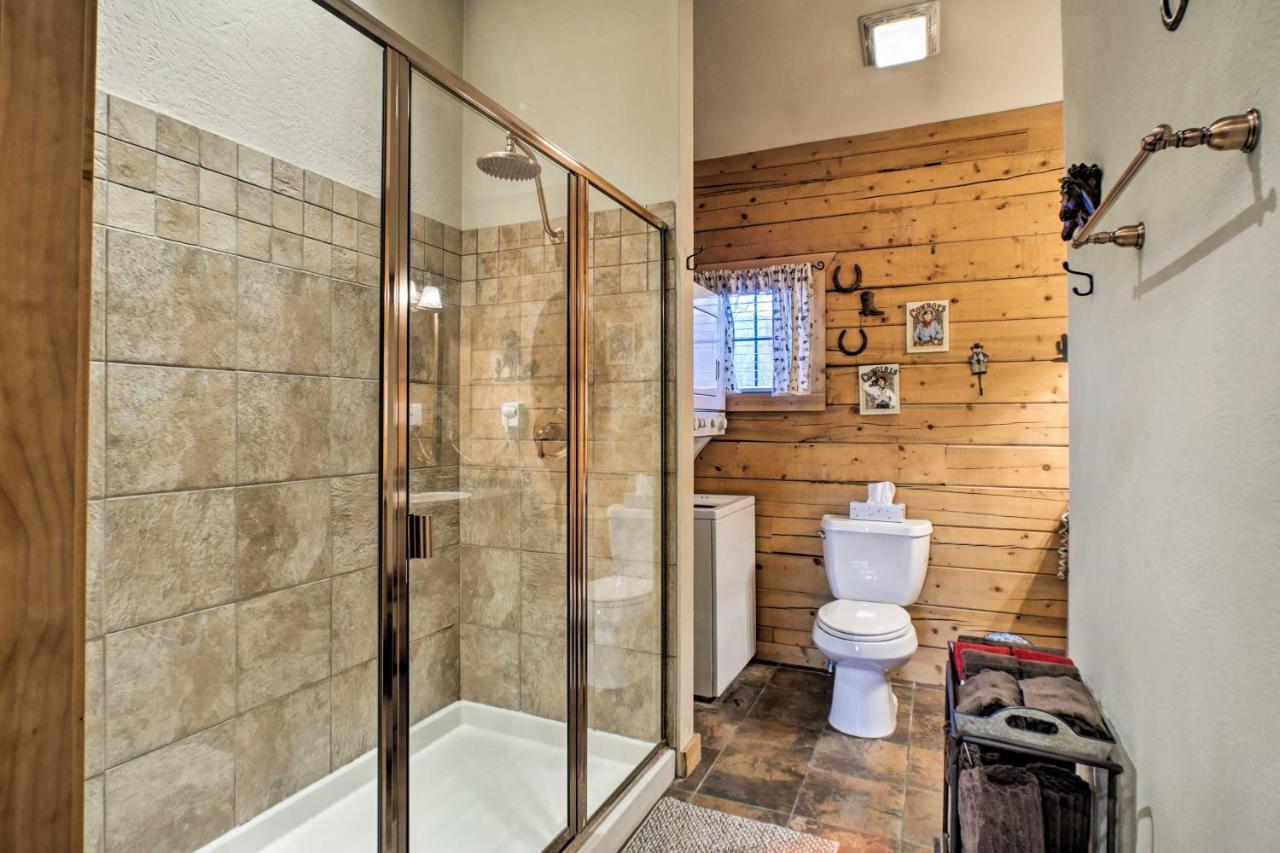 Cabin-Style Studio Right Off The Branson Strip! Apartman Kültér fotó